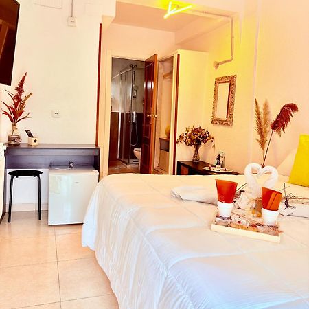 Hostal La Rosa Caces Buitenkant foto