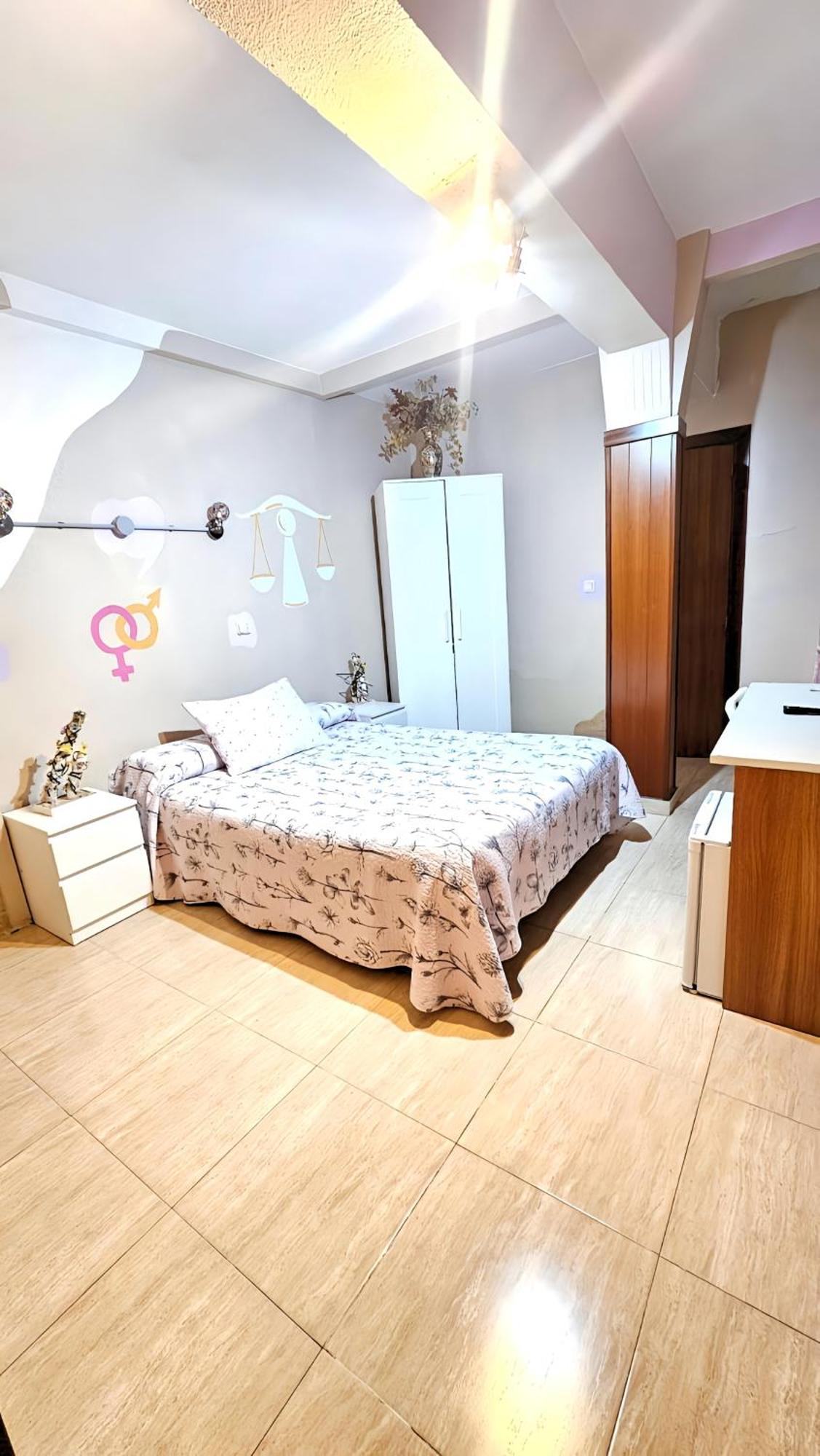 Hostal La Rosa Caces Buitenkant foto
