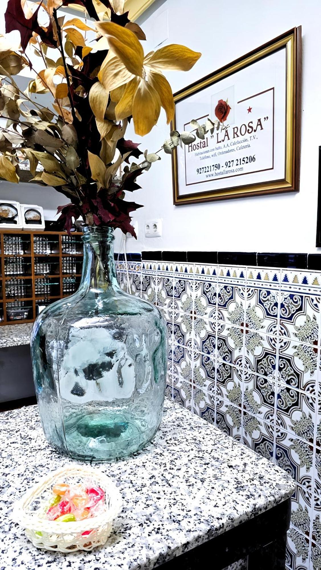 Hostal La Rosa Caces Buitenkant foto