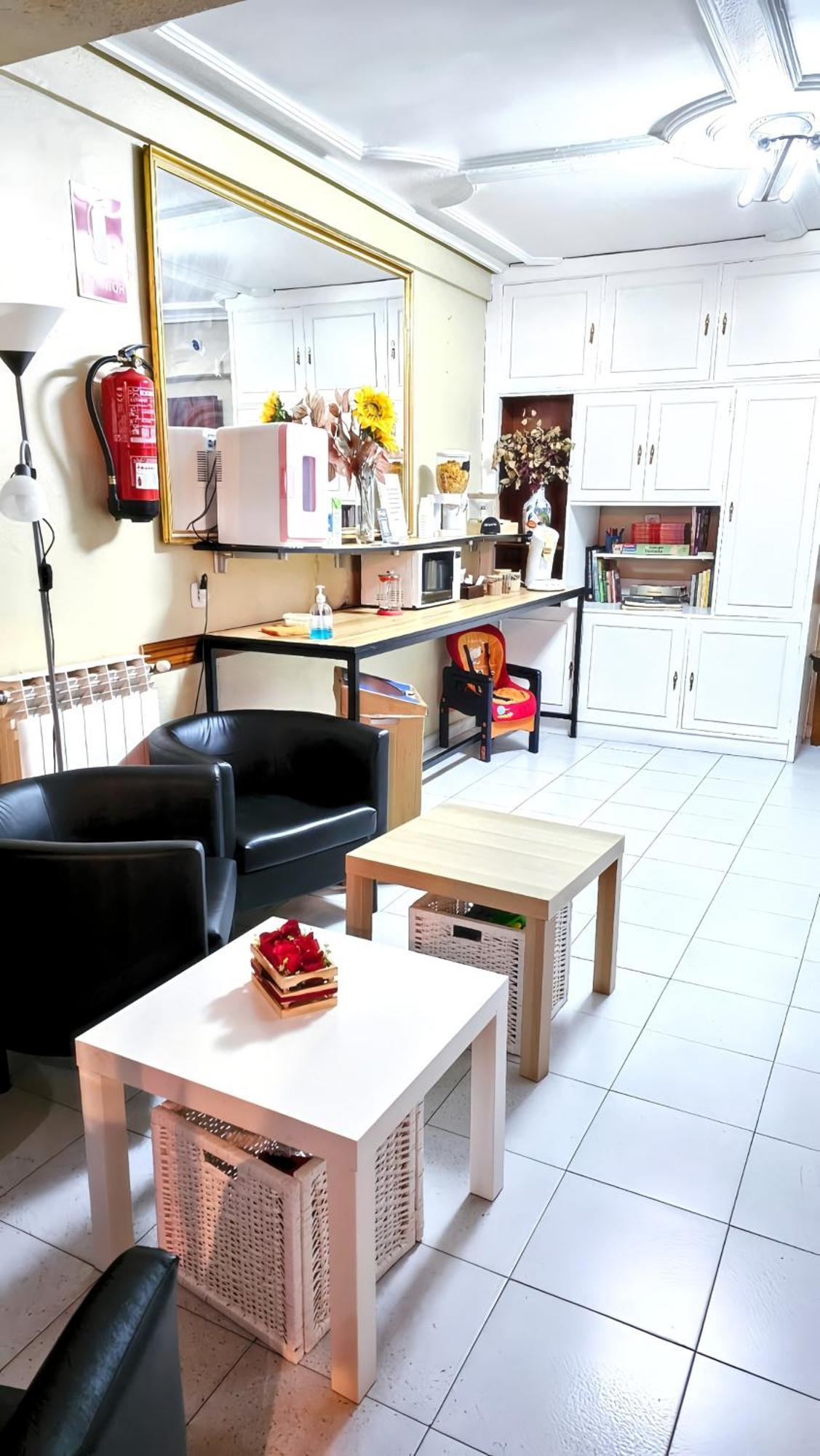 Hostal La Rosa Caces Buitenkant foto