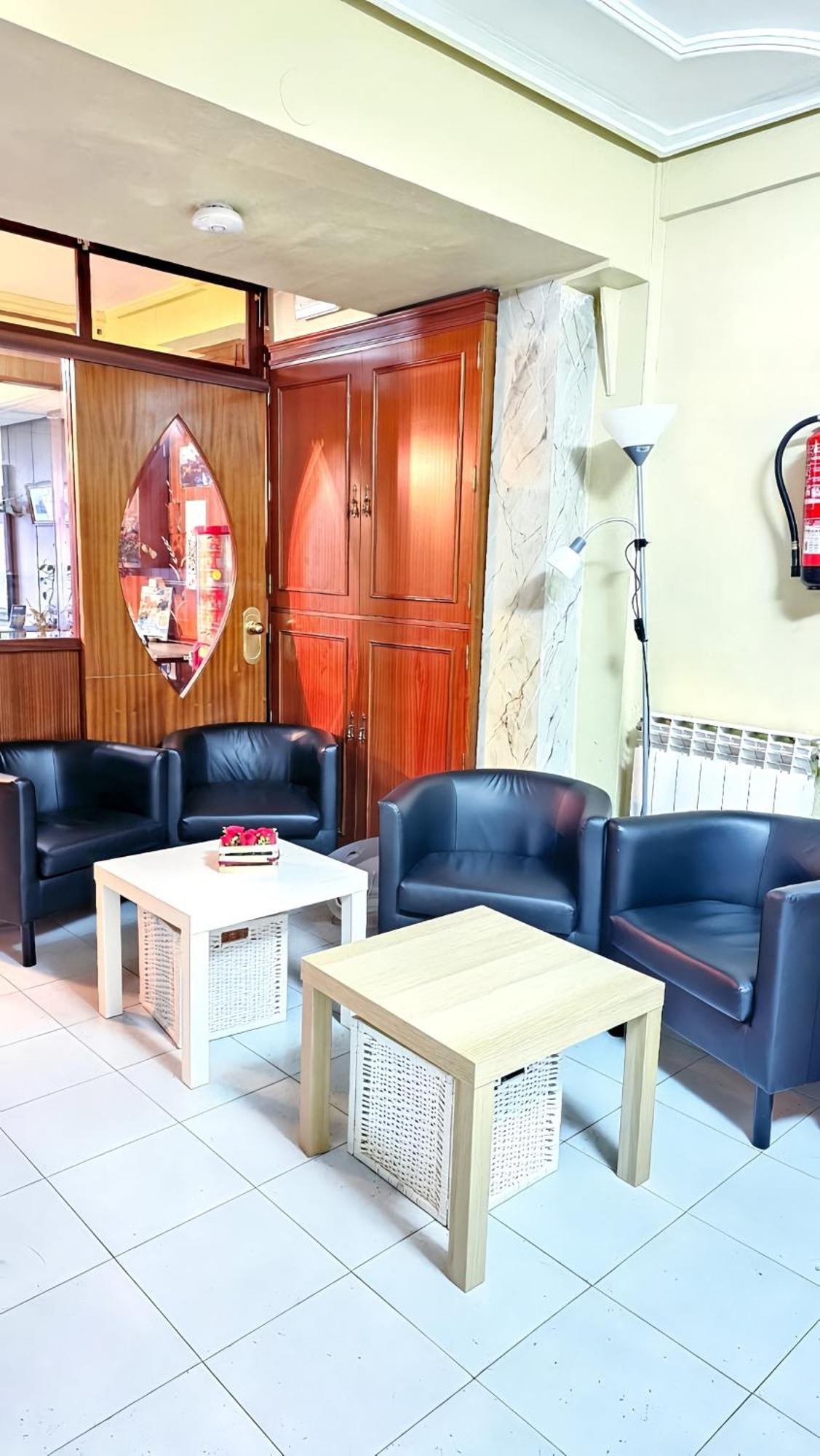 Hostal La Rosa Caces Buitenkant foto