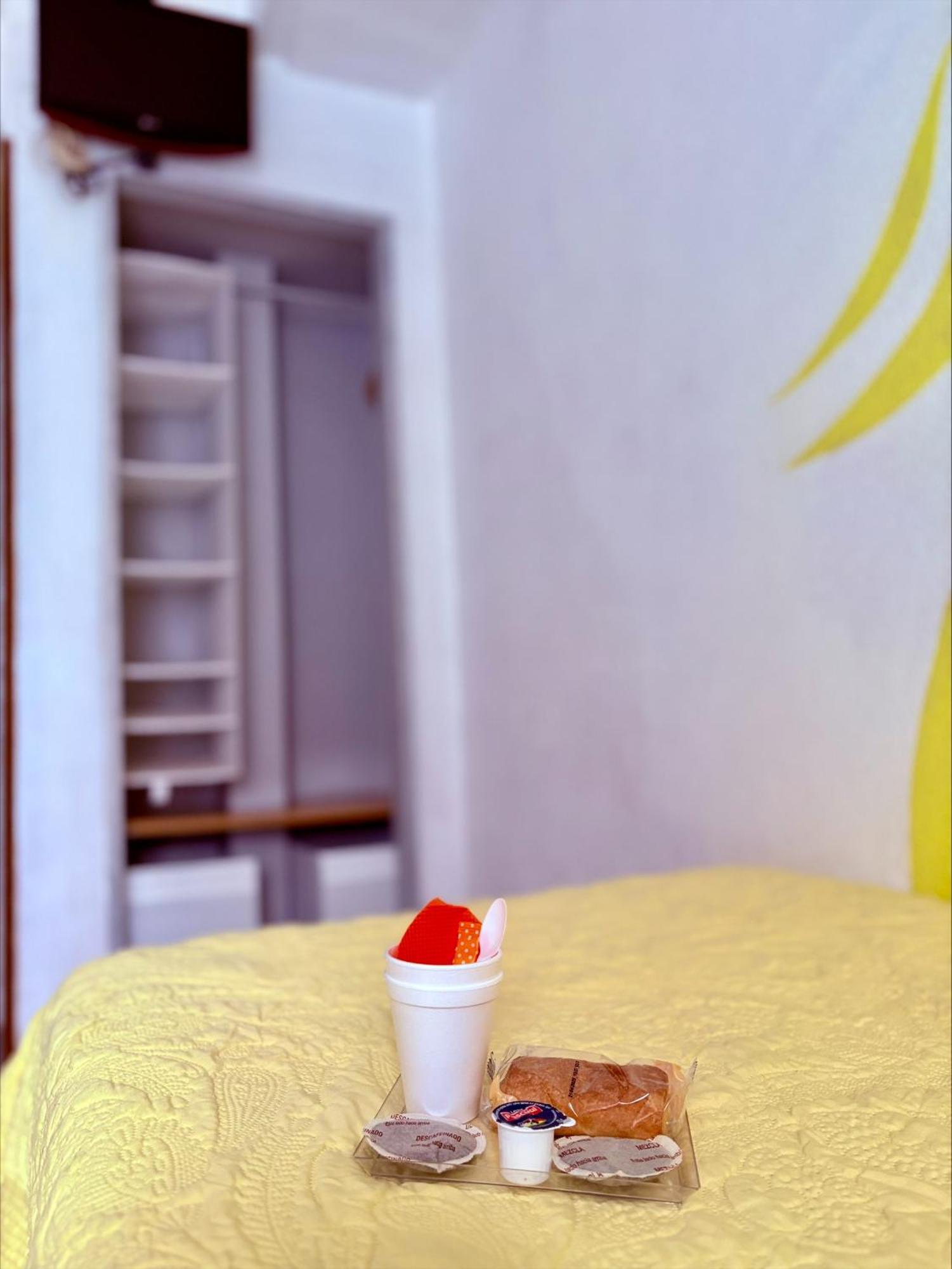 Hostal La Rosa Caces Buitenkant foto