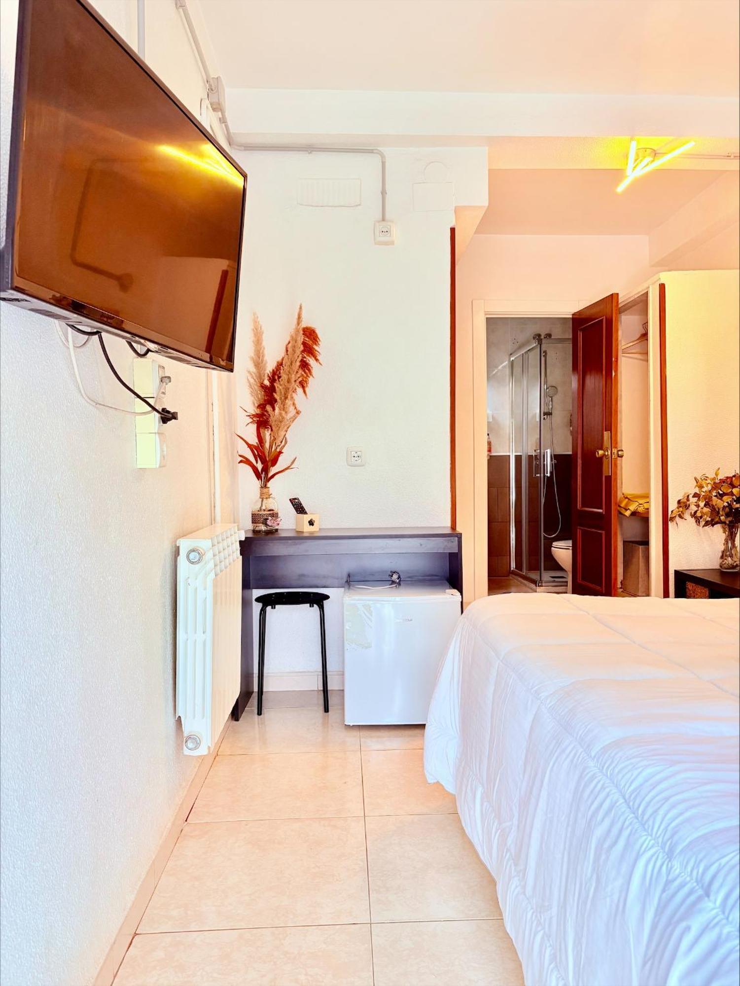 Hostal La Rosa Caces Buitenkant foto