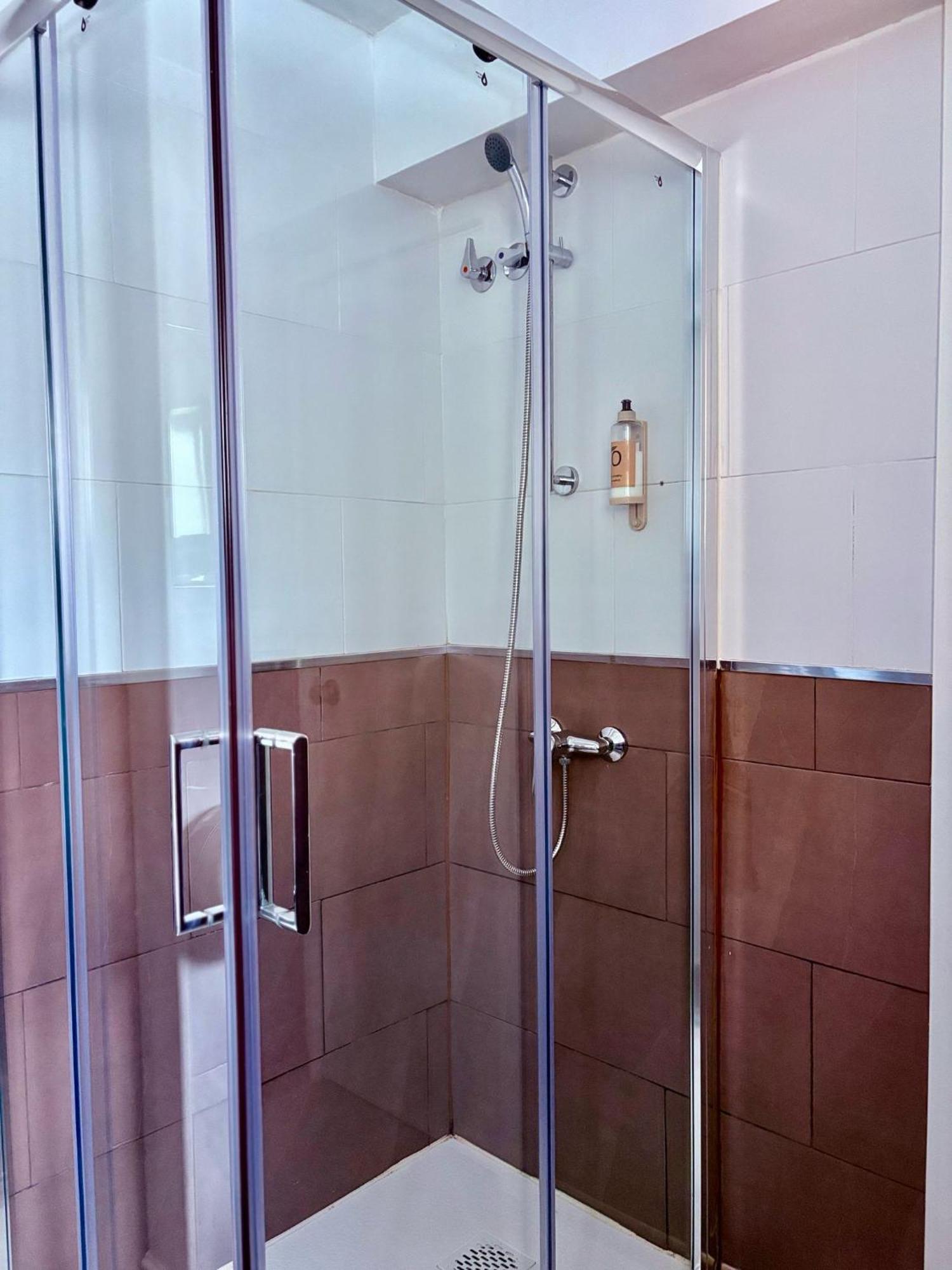 Hostal La Rosa Caces Buitenkant foto