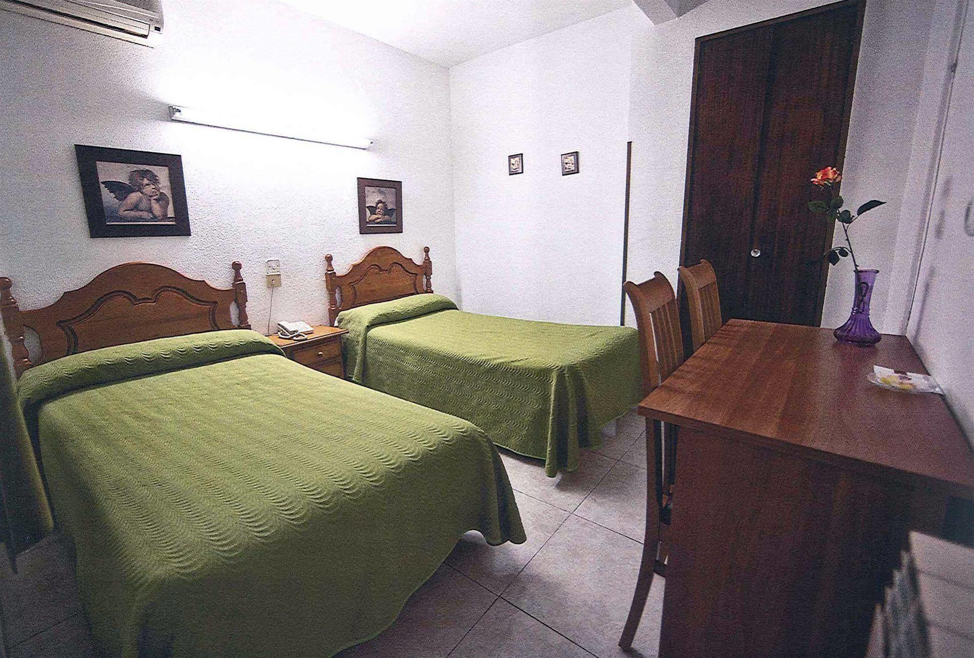 Hostal La Rosa Caces Buitenkant foto